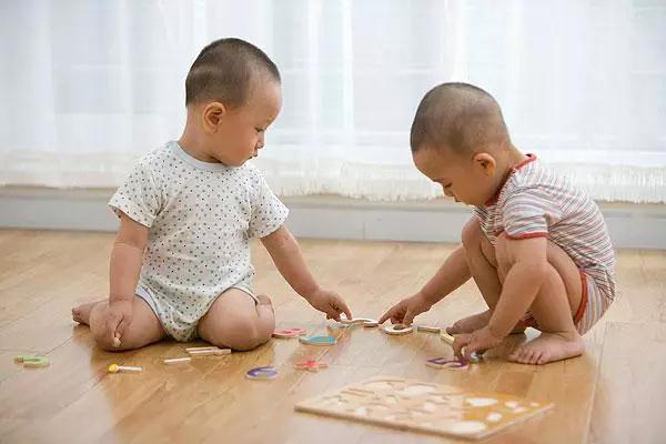 地板上的童年時(shí)光，徐家實(shí)木地板護(hù)佑孩子健康