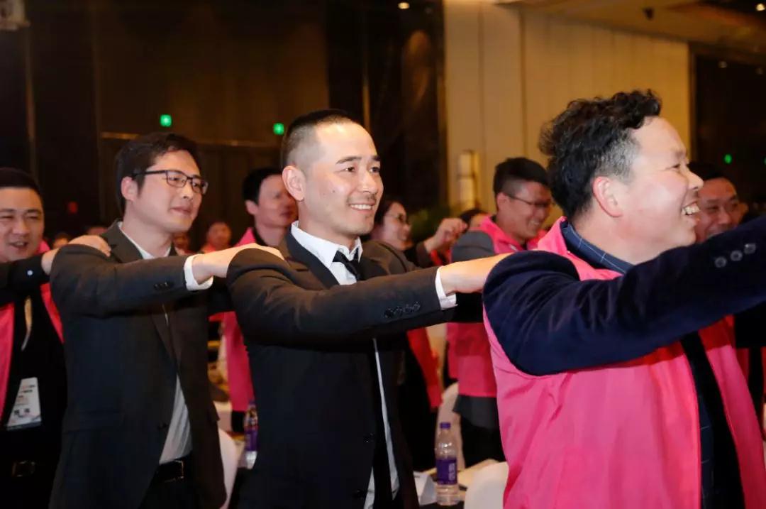 木地板廠家與大家攜手共進